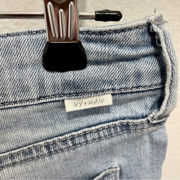 Ivy + Main Cropped Distressed Straight Leg Jeans - Picture 6 of 9